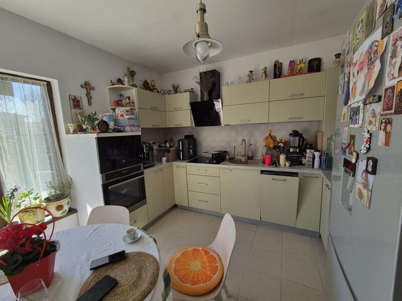 Casa Darza, carport, curte cocheta, utilata si mobilata