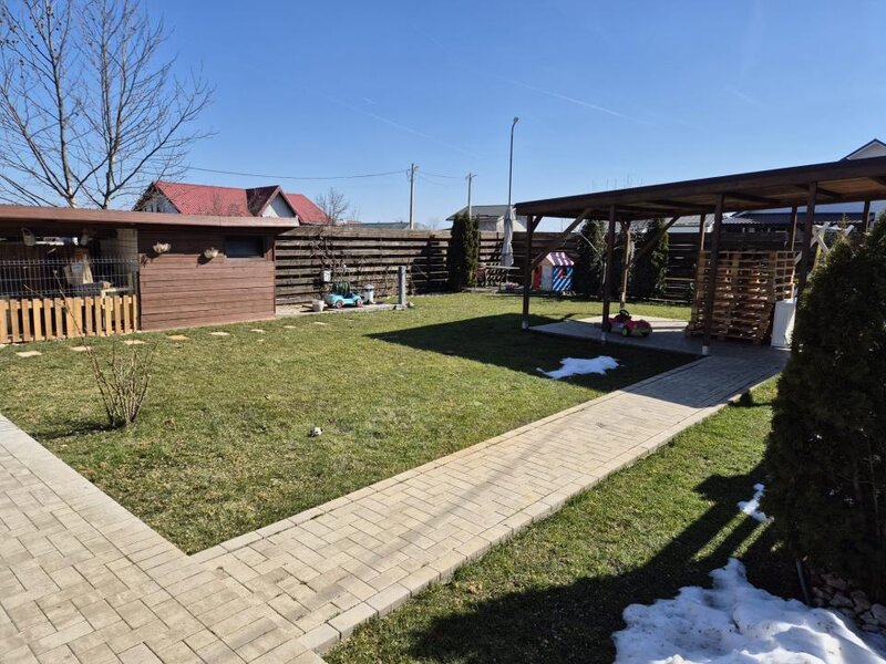 Casa Darza, carport, curte cocheta, utilata si mobilata